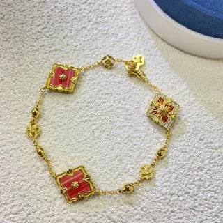 Pulsera Charm Floral de Esmalte Rojo en tono dorado
