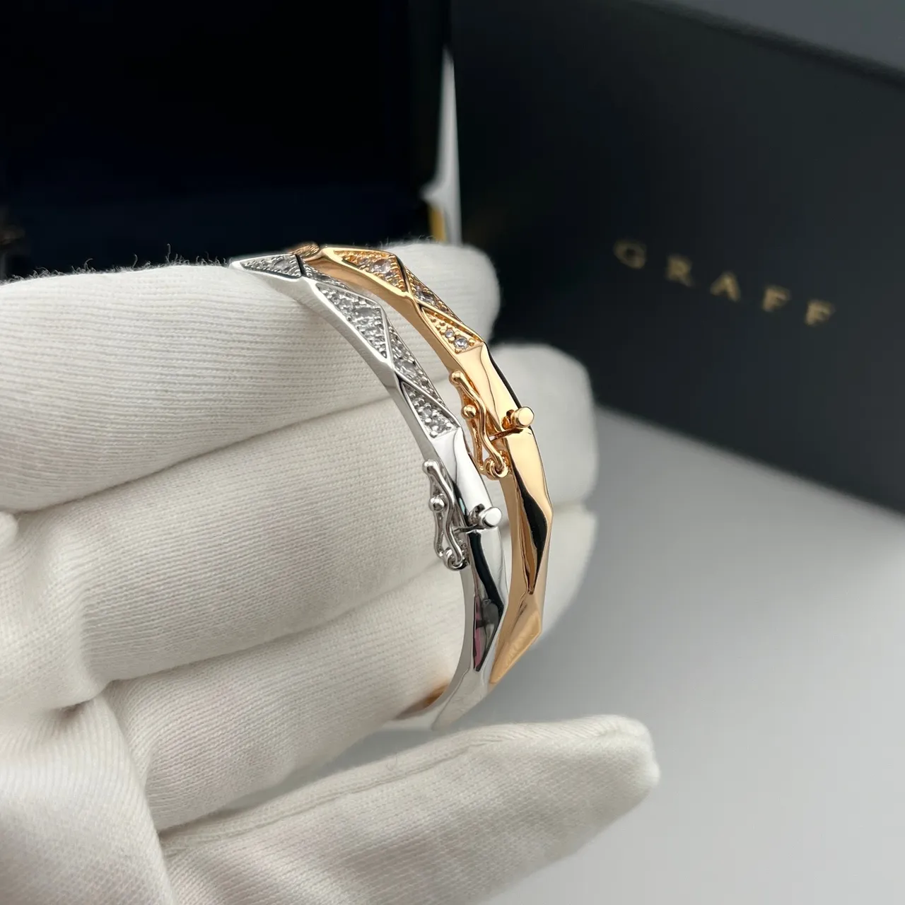 Graff Geometric Diamond Pavé Hinged Bangle Bracelets 6