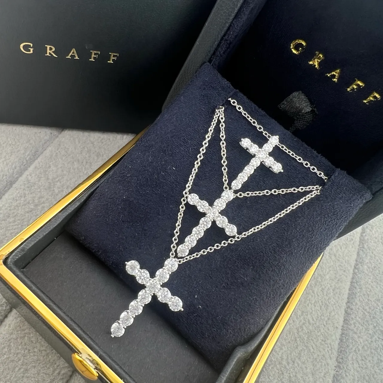 Graff Silver Gold Cross-Shaped Pendant Pavé-Set Round Stones Necklace 7