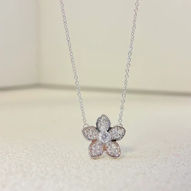 GRAFF Silver Transparent Flower-Shaped Pendant Pavé-Set Stones Necklace 2