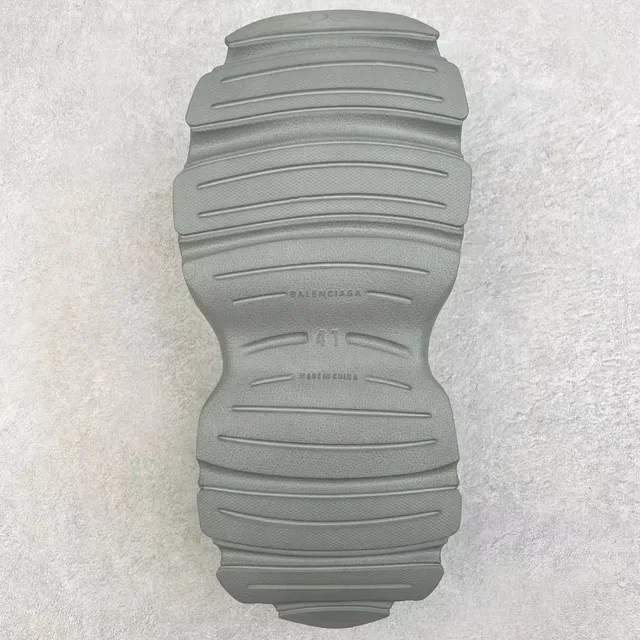 Gray Monolithic Molded Ventilated Lace-Up Sneaker 2