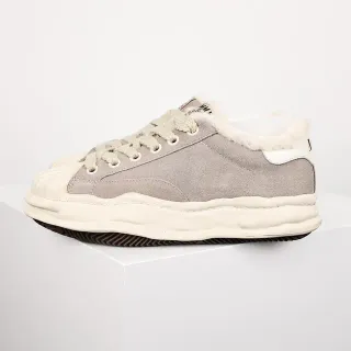 Tênis Lifestyle Camurça Cinza Forro de Shearling Sola Media Gruesa