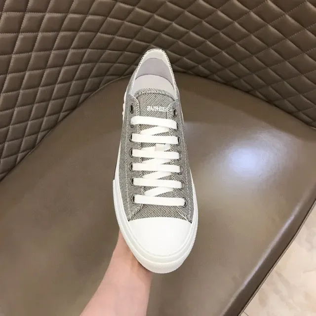 Gray White Low-Top Textured Canvas Upper Sneakers 4