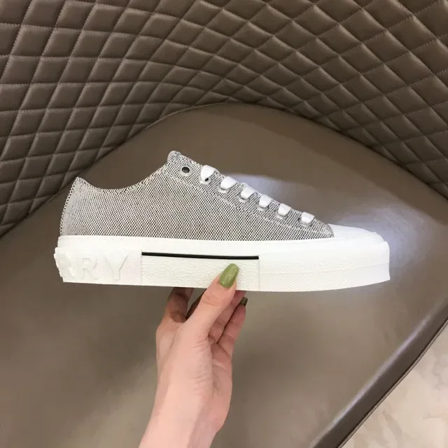 Gray White Low-Top Textured Canvas Upper Sneakers 5
