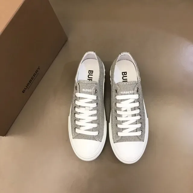 Gray White Low-Top Textured Canvas Upper Sneakers 9