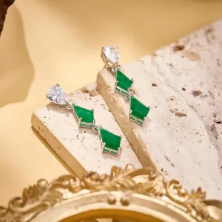 Green Silver Drop Pear-Cut Top Stone Earrings