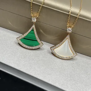 绿白扇形吊坠 Pavé-Set Border 项链