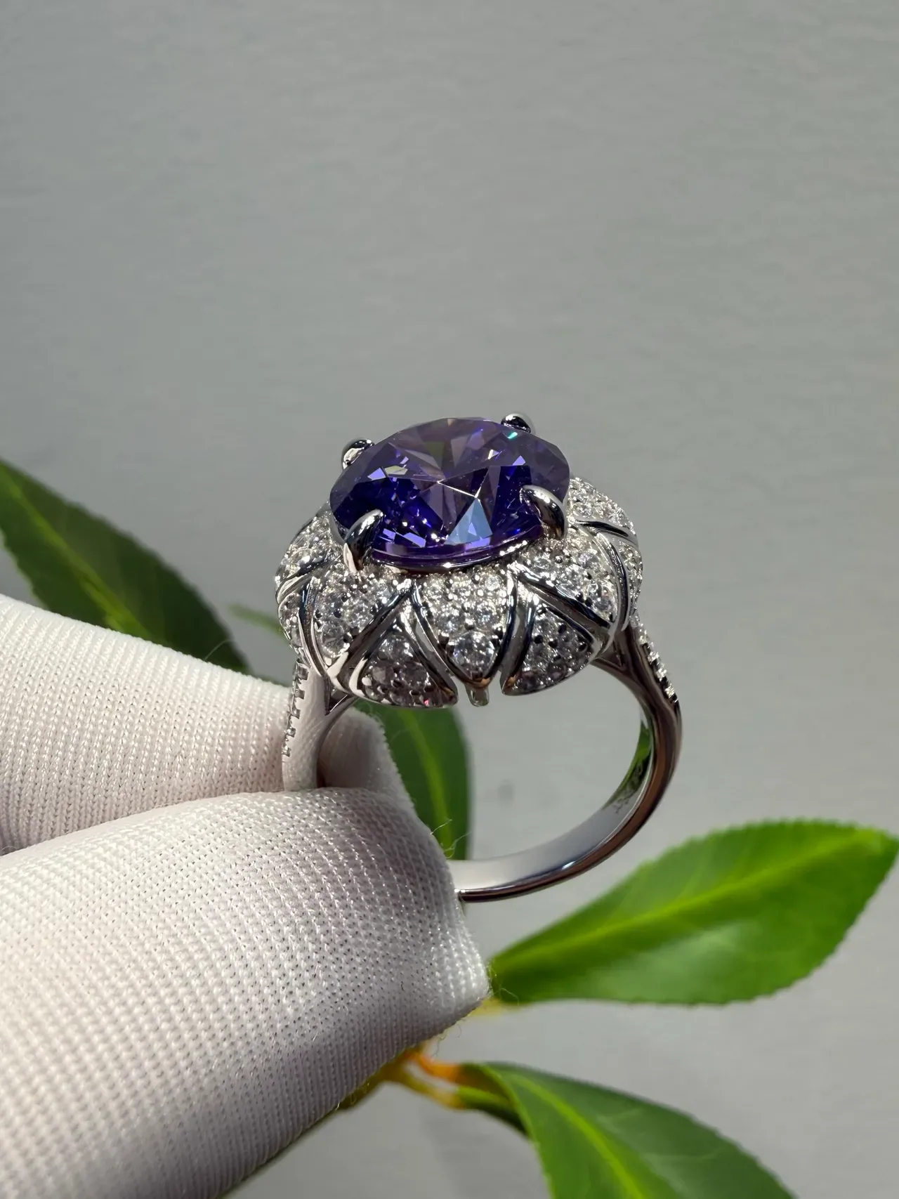 Halo-Set Floral Bezels Purple-Blue Iridescent Center Stone Ring 5