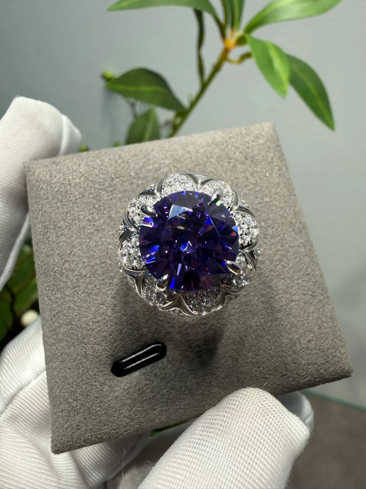 Halo-Set Floral Bezels Purple-Blue Iridescent Center Stone Ring 6