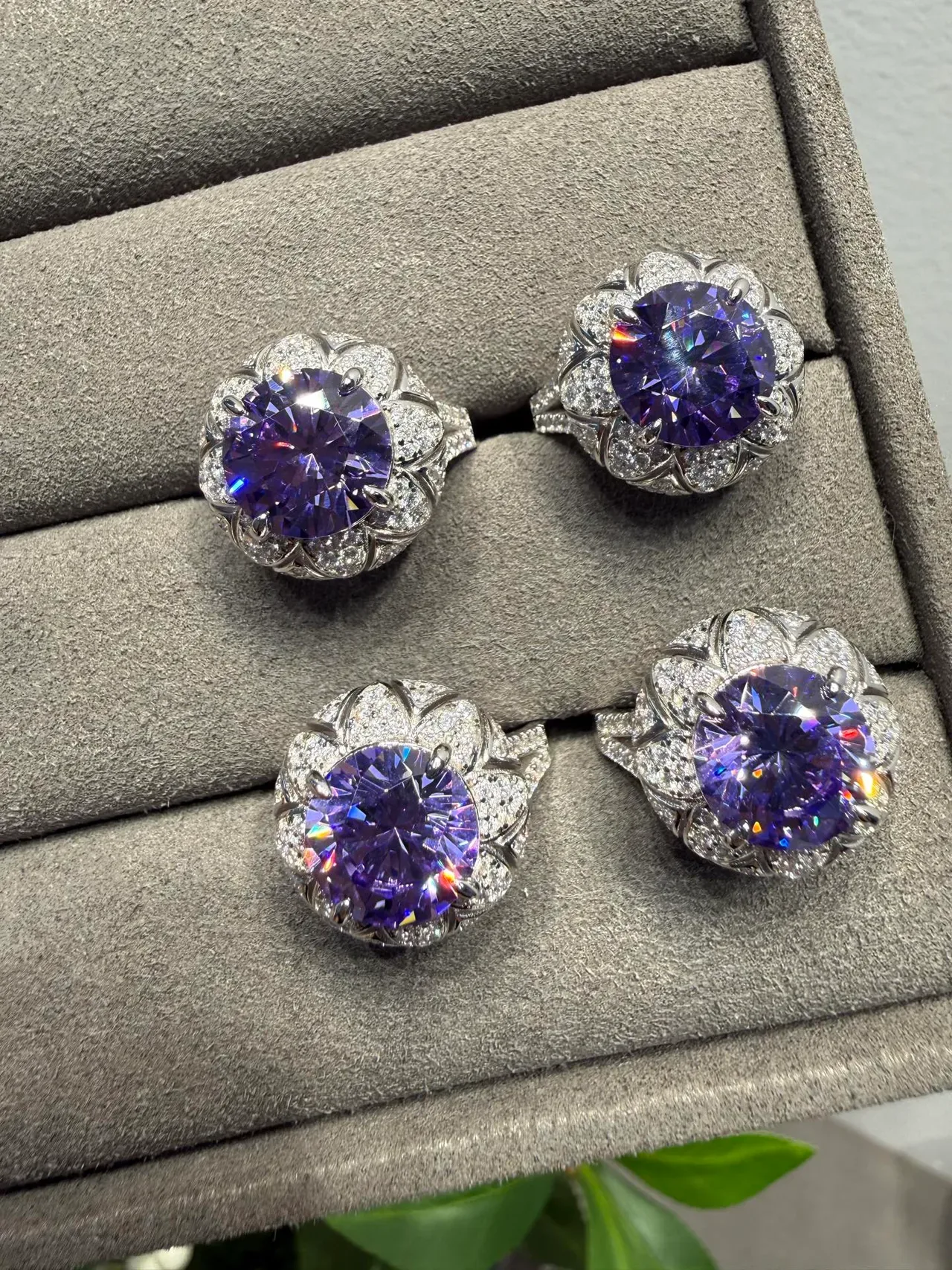 Halo-Set Floral Bezels Purple-Blue Iridescent Center Stone Ring 9