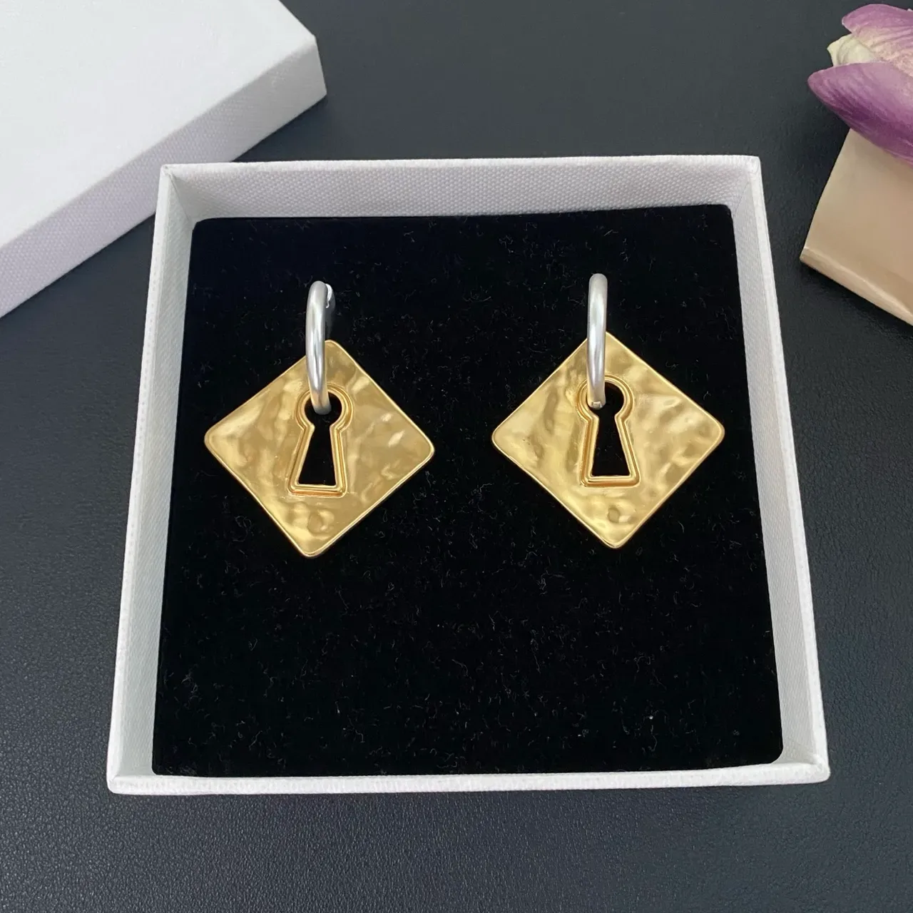 Hammered Gold Keyhole Square Earrings 2