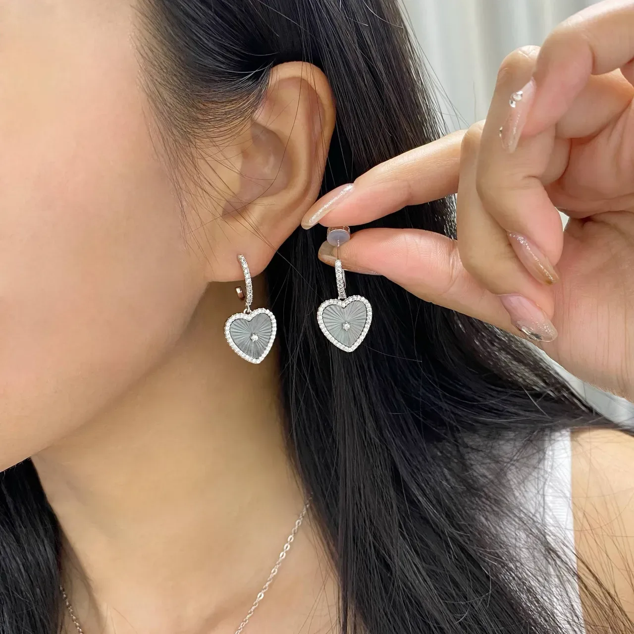 HEFANG Heart-Shaped Pavé Mother-of-Pearl Dangling Earrings 2