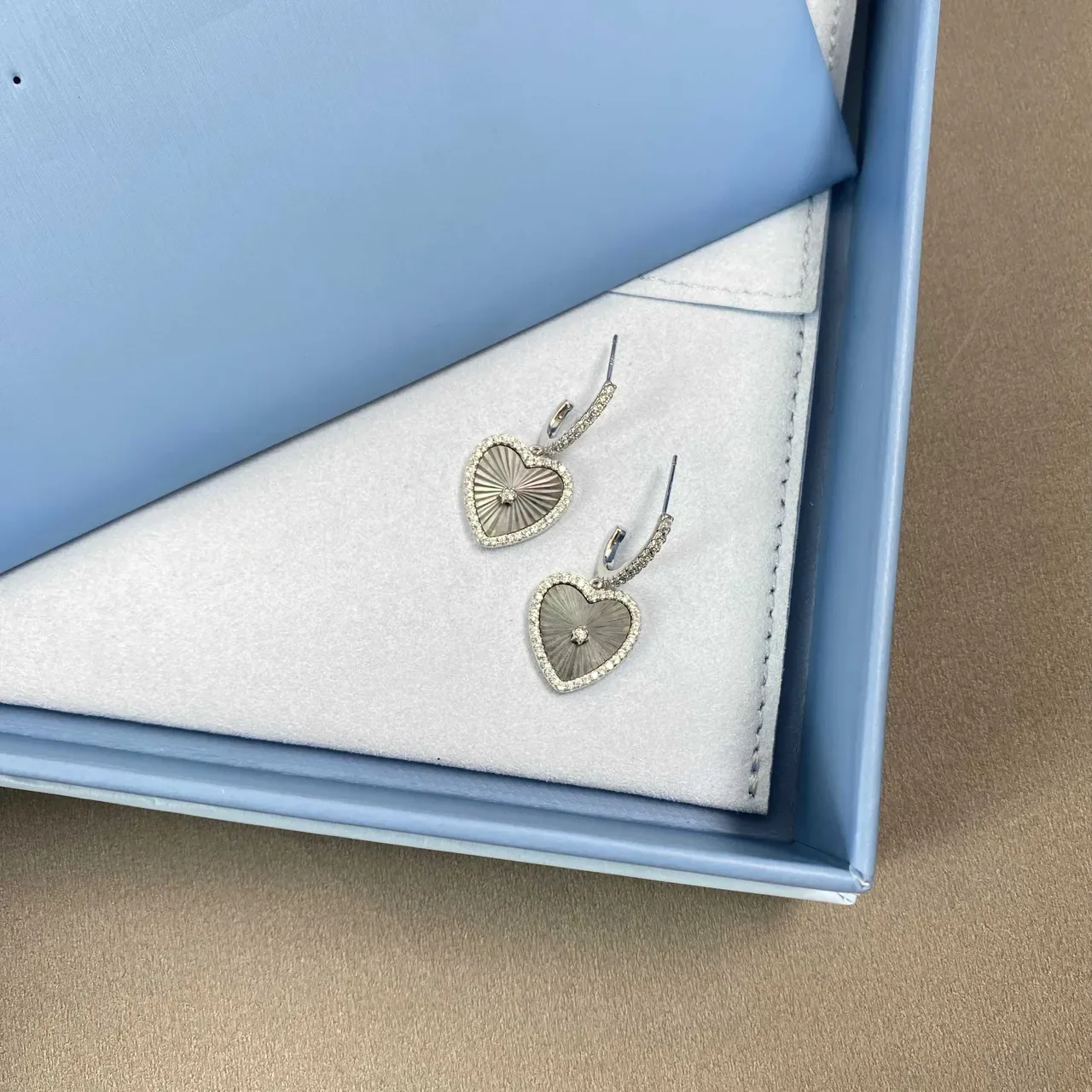 HEFANG Heart-Shaped Pavé Mother-of-Pearl Dangling Earrings 3