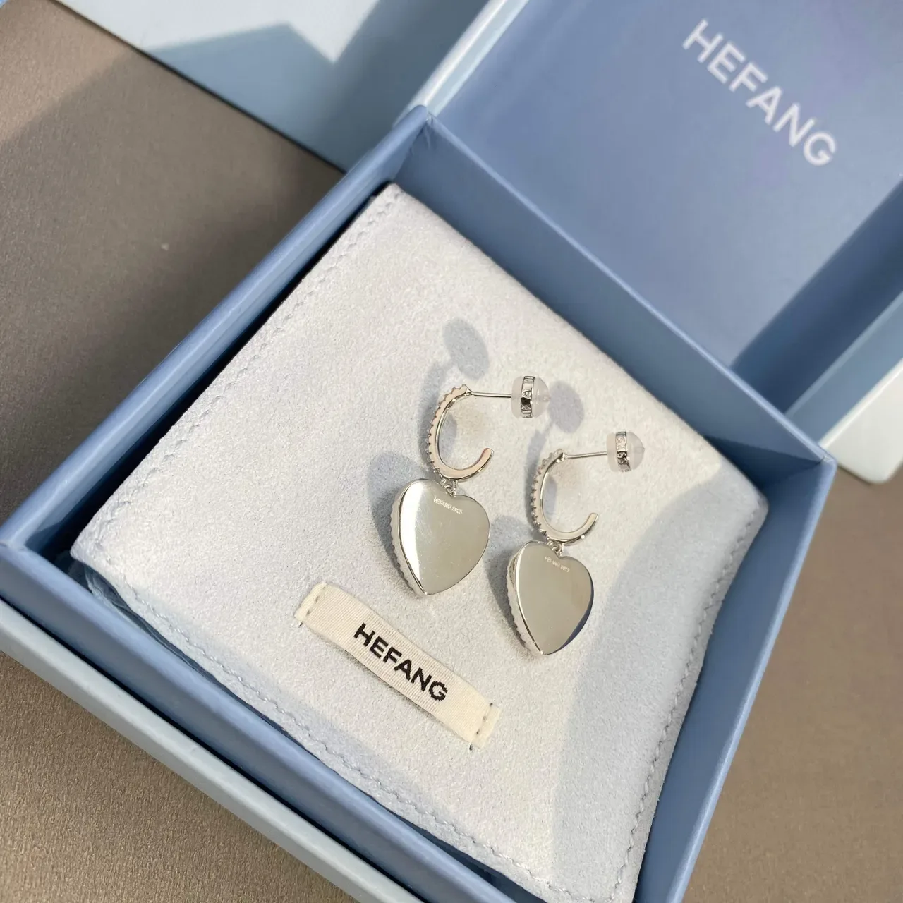 HEFANG Heart-Shaped Pavé Mother-of-Pearl Dangling Earrings 5