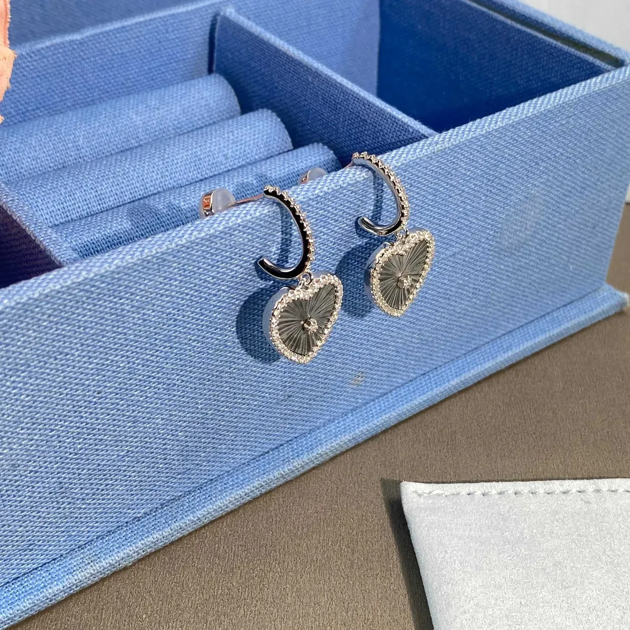 HEFANG Heart-Shaped Pavé Mother-of-Pearl Dangling Earrings 9