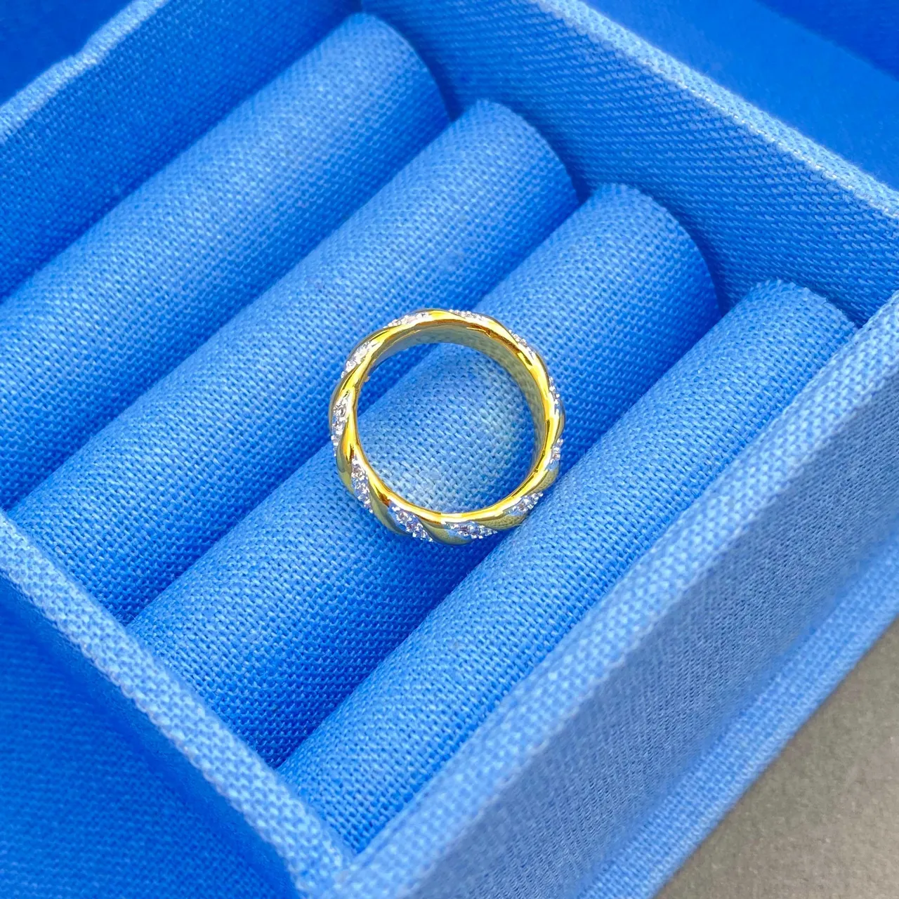 HEFANG Twisted Rope Pavé Crystal Gold-Tone Ring 4