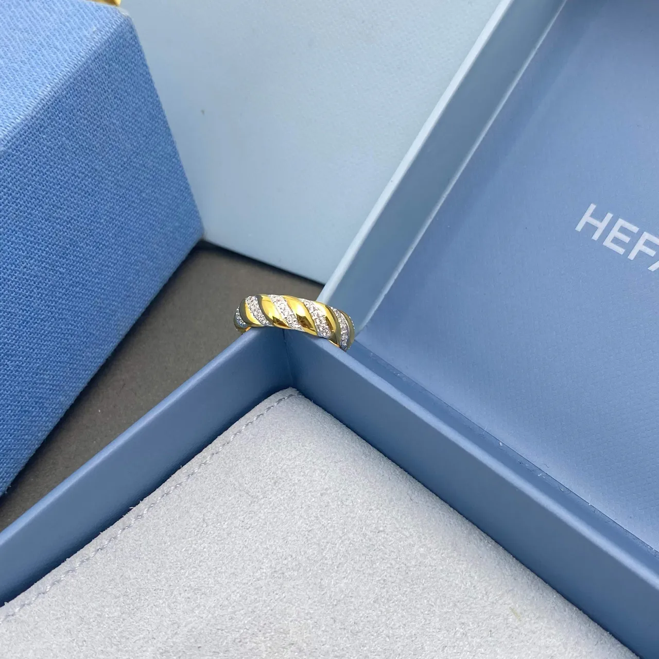 HEFANG Twisted Rope Pavé Crystal Gold-Tone Ring 8