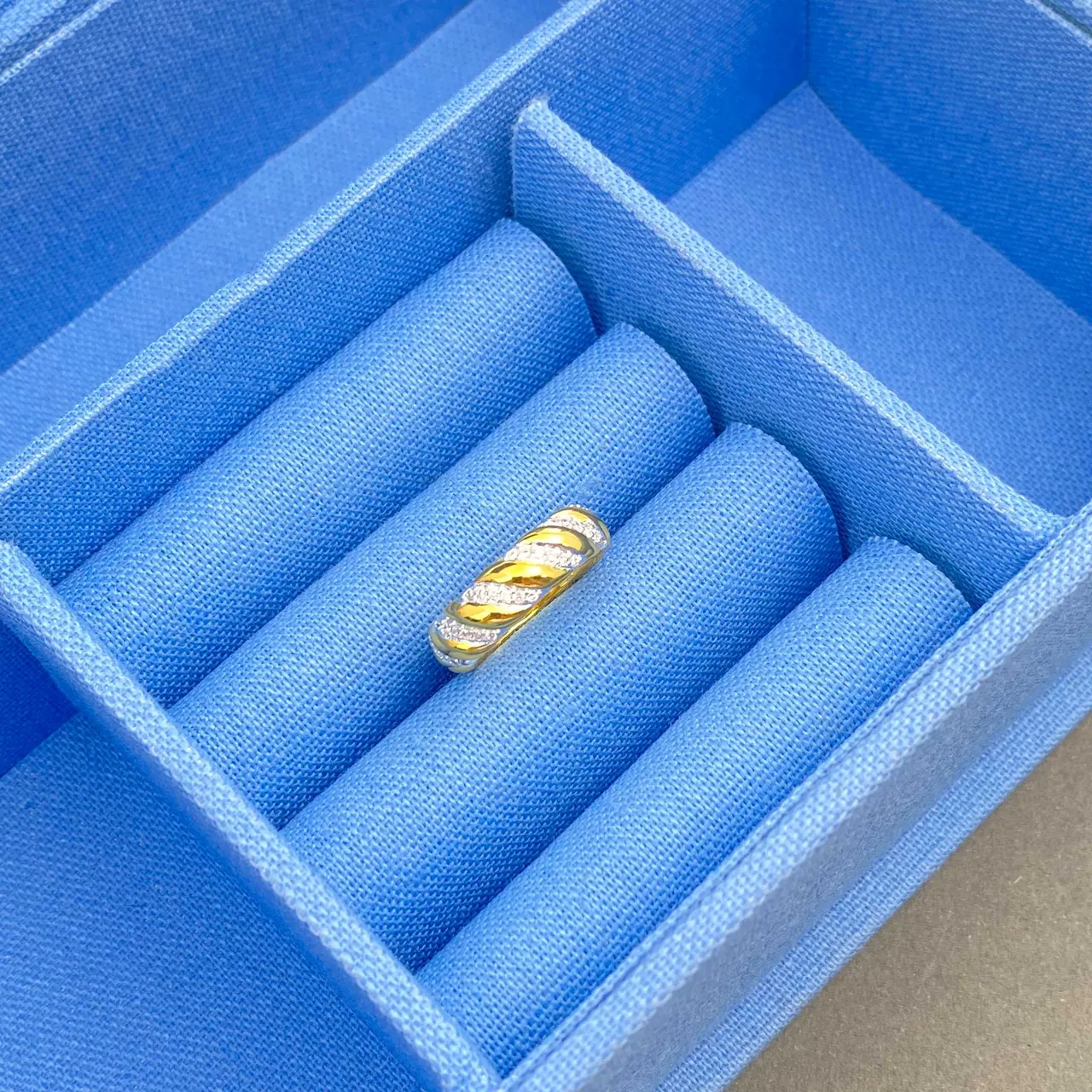 HEFANG Twisted Rope Pavé Crystal Gold-Tone Ring 9