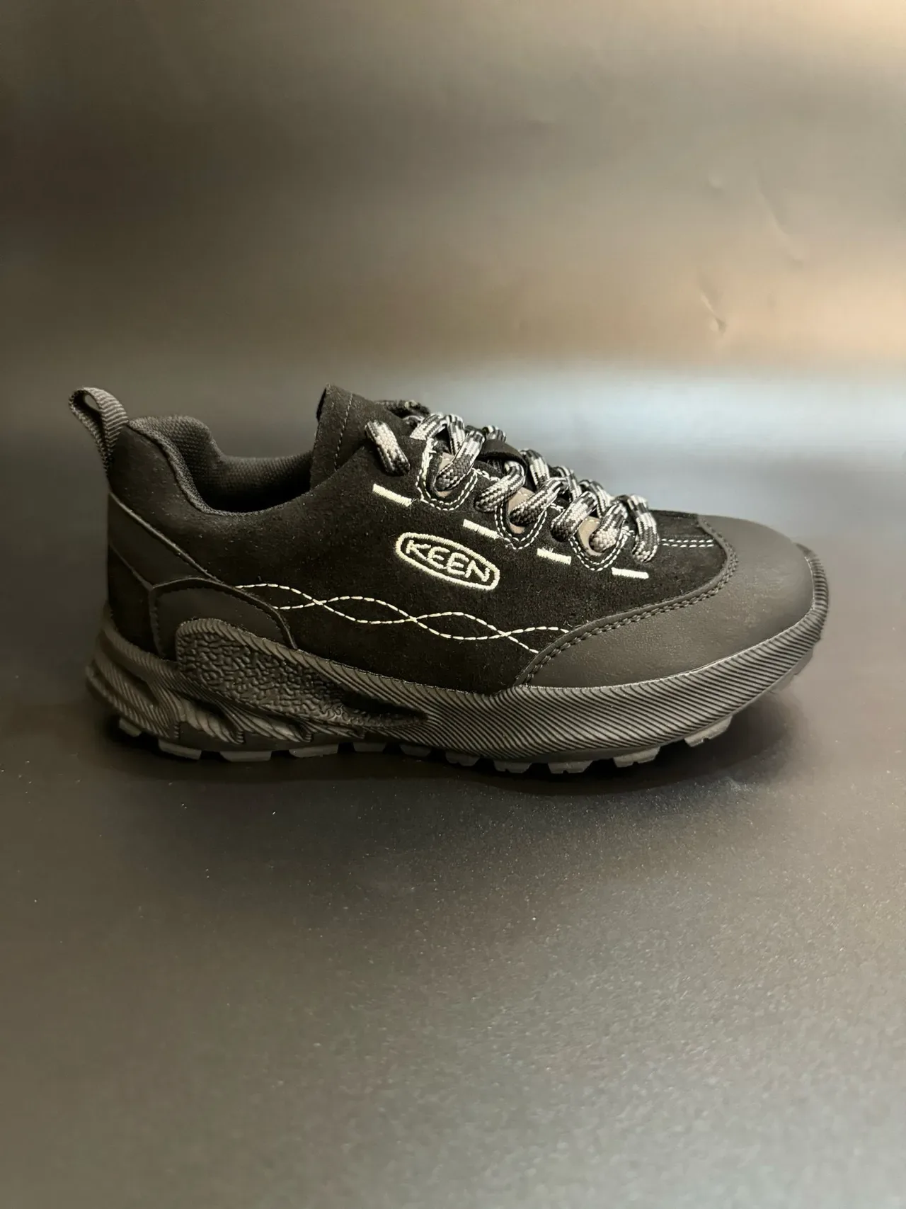 KEEN Black Gray Low-Top Suede-and-Synthetic Upper Lifestyle Sneakers 6