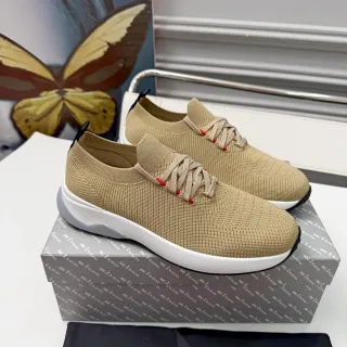 Kiton Bege Tênis Com Superior Em Malha Vermelha E Colar Ajustável Tipo Meia