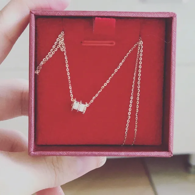 Lukfook Jewellery 玫瑰金心形和条形魅力项链 6