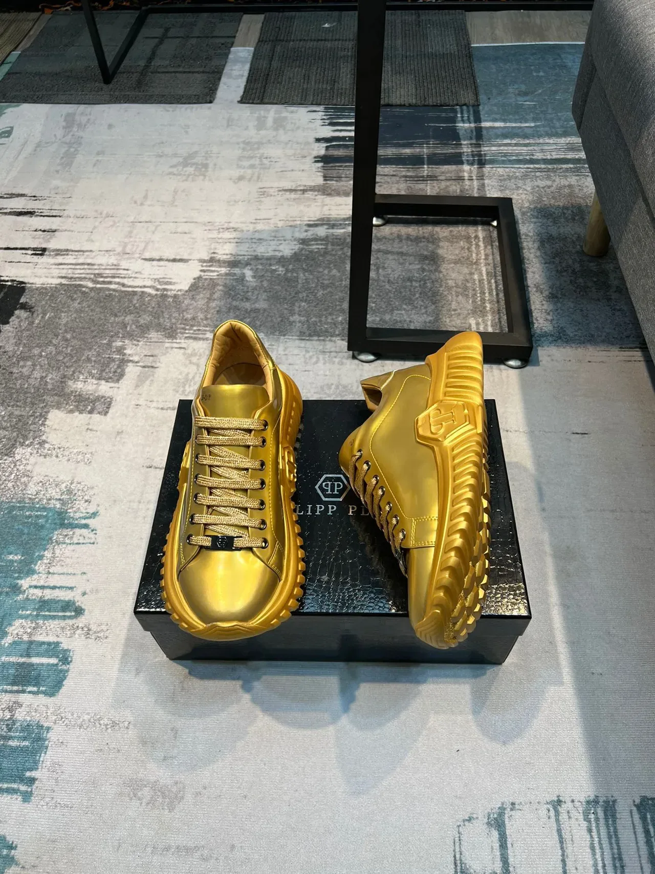 Metallic Gold Low-Top Platform Sneaker 4