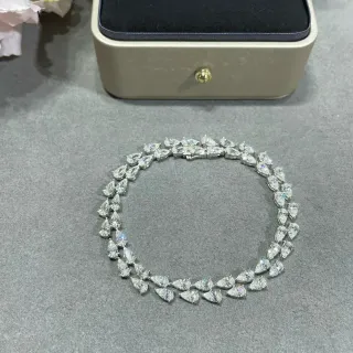 बहु पंक्ति नाशपाती कट स्टोन पूर्ण पवेआ चांदी टोन कंगन