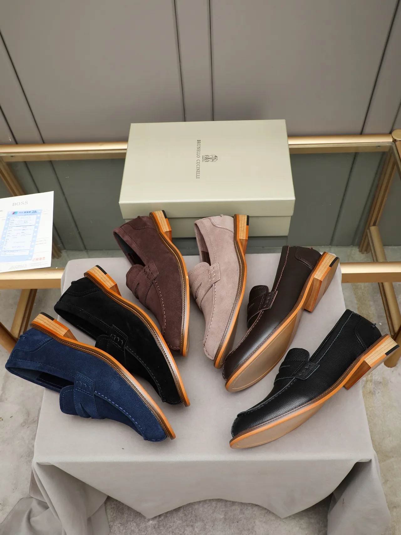 Loafer en daim Navy Brown avec détail de franges 2
