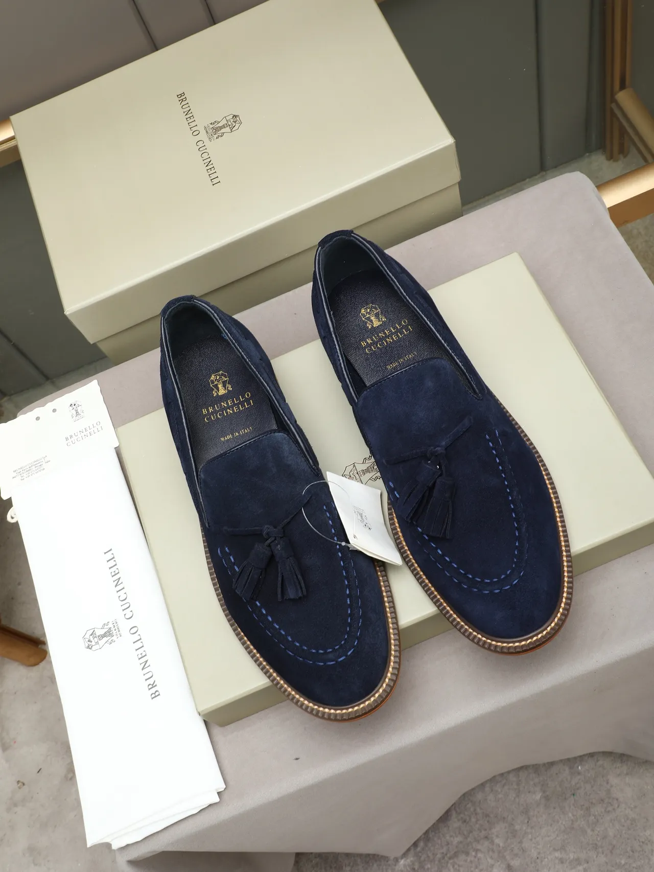 Loafer en daim Navy Brown avec détail de franges 3