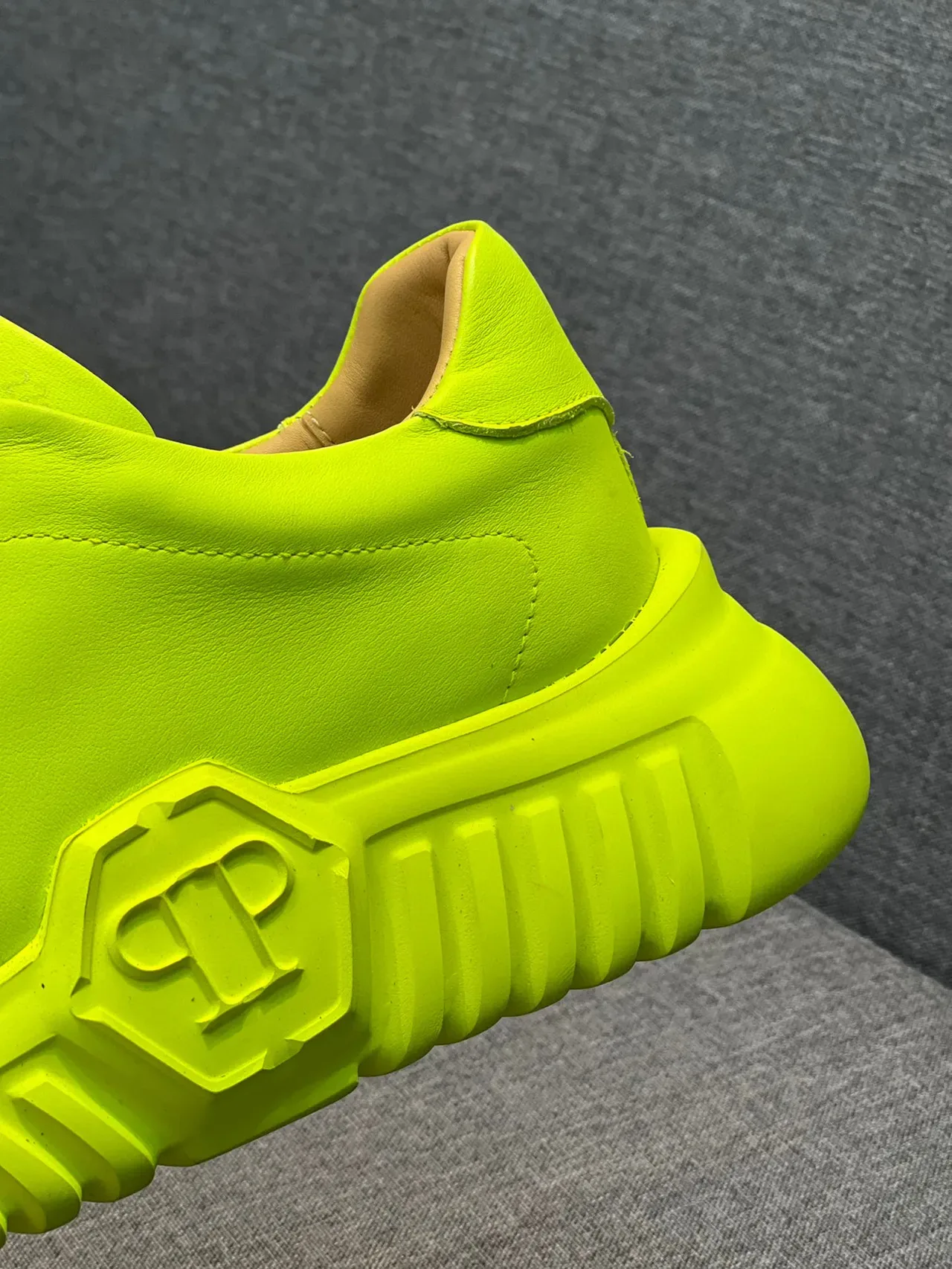 Sneakers lifestyle à lacets monocromatiques en vert lime néon 8