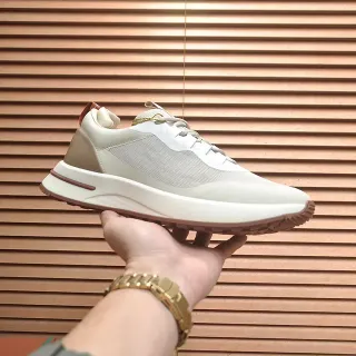 Off-White بيج وكريم حذاء رياضي أسلوب الحياة