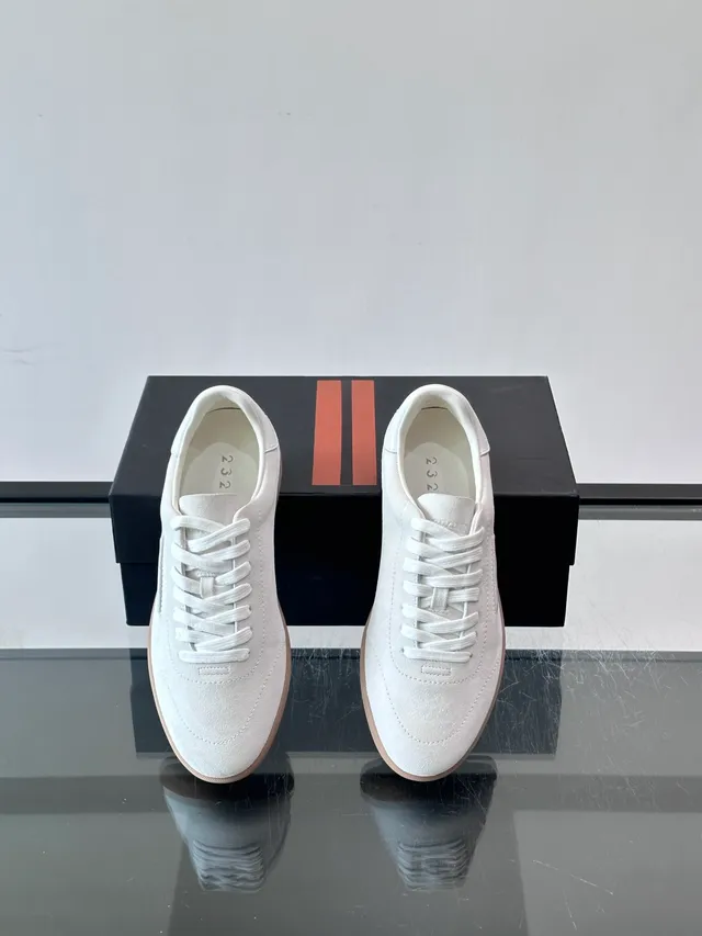 Off-White Suede Low-Top Gum Sole Lifestyle Sneakers 4