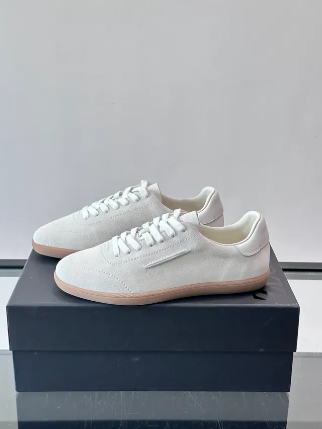 Off-White Suede Low-Top Gum Sole Lifestyle Sneakers 5