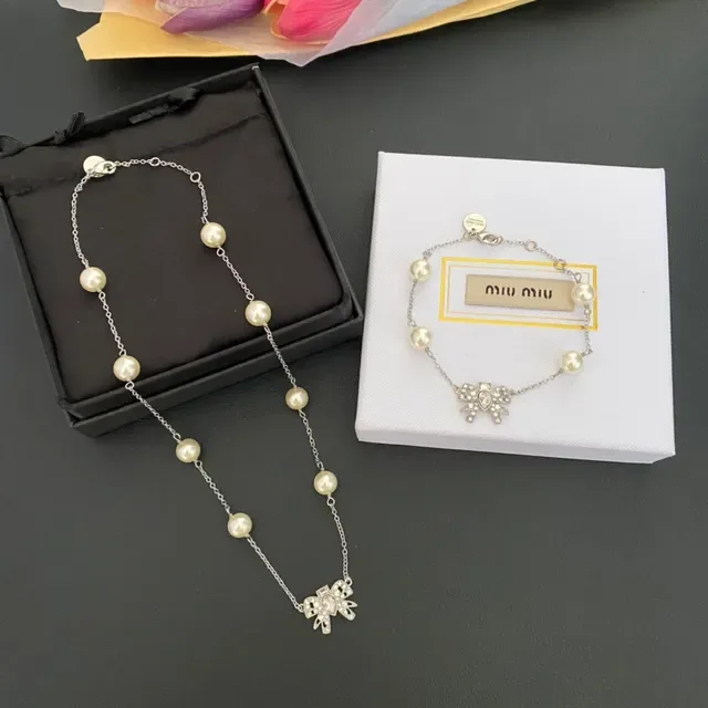 Pearl and Crystal Bow Charm Silver-Tone Chain Bracelet 4