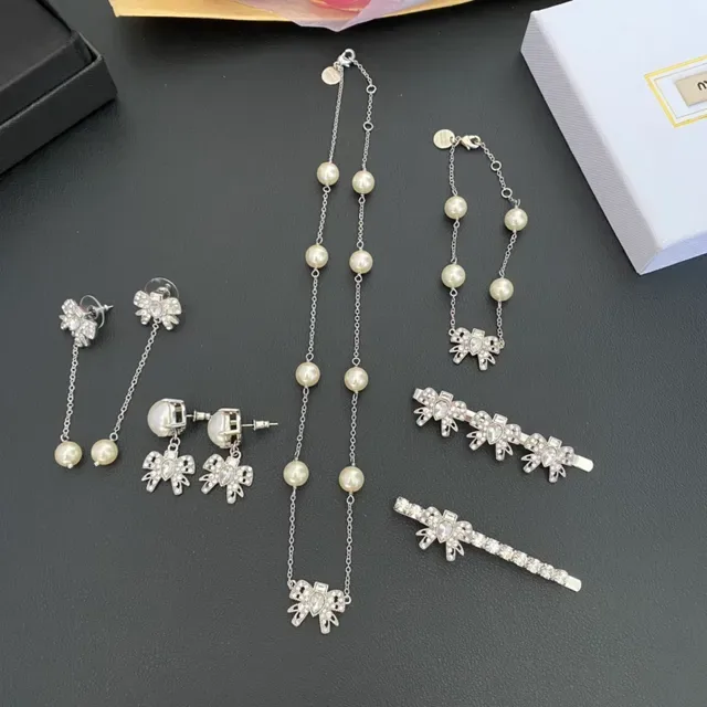 Pearl and Crystal Bow Charm Silver-Tone Chain Bracelet 5