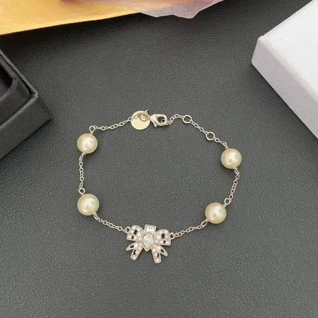 Pearl and Crystal Bow Charm Silver-Tone Chain Bracelet 7