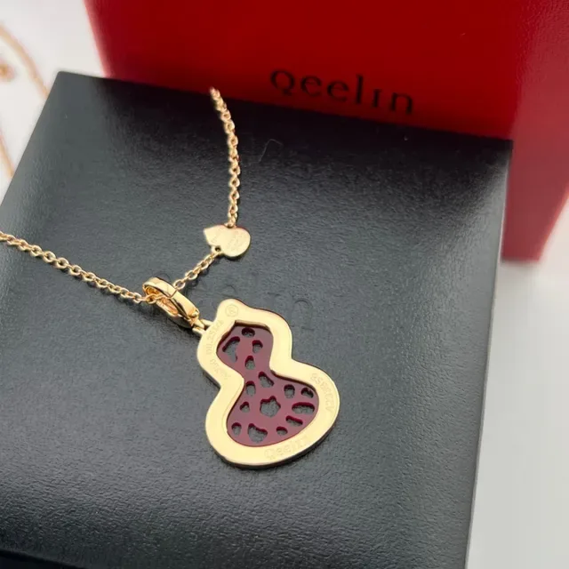 qeelin Gold Burgundy Gourd-Shaped Pavé-Diamond Border Earrings 4