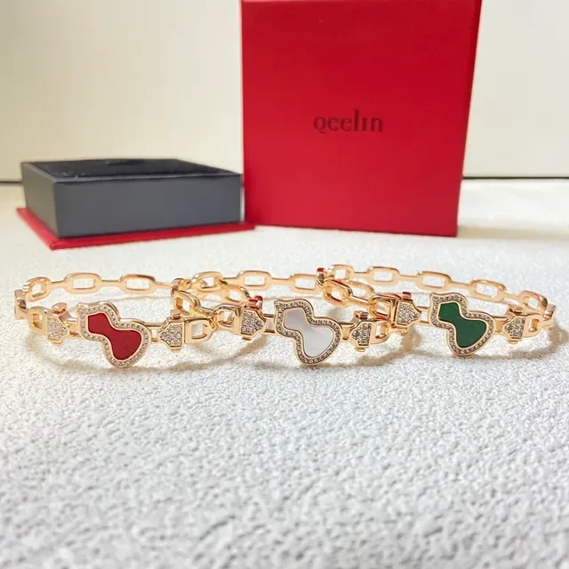 Qeelin Gold-Tone Enamel Heart Charm Bracelet 9
