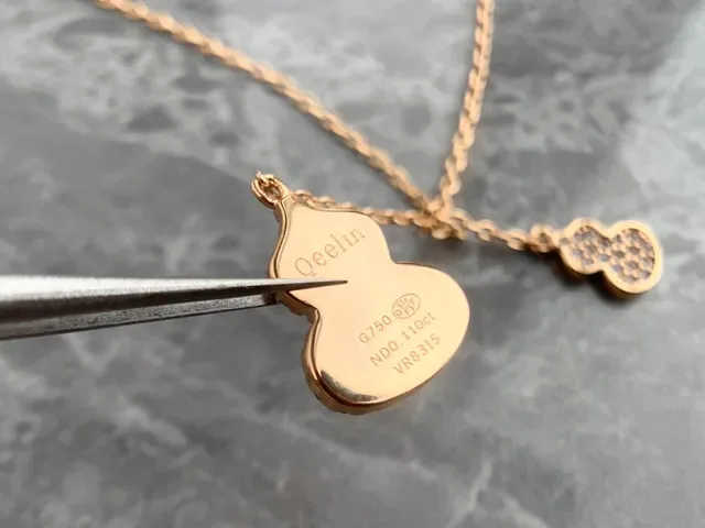 Qeelin Wulu Heart and Gourd قلادة مينا أحمر ذهبي 3