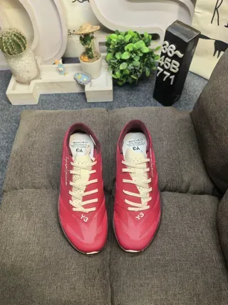 Red and Cream Mesh Overlay Low-Top Sneakers 10