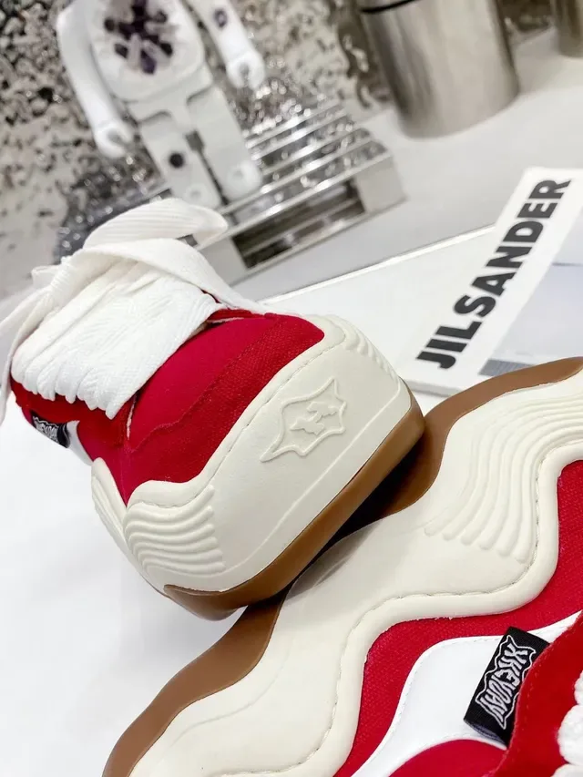 Red and White Wavy Midsole Canvas Lifestyle Sneakers 4