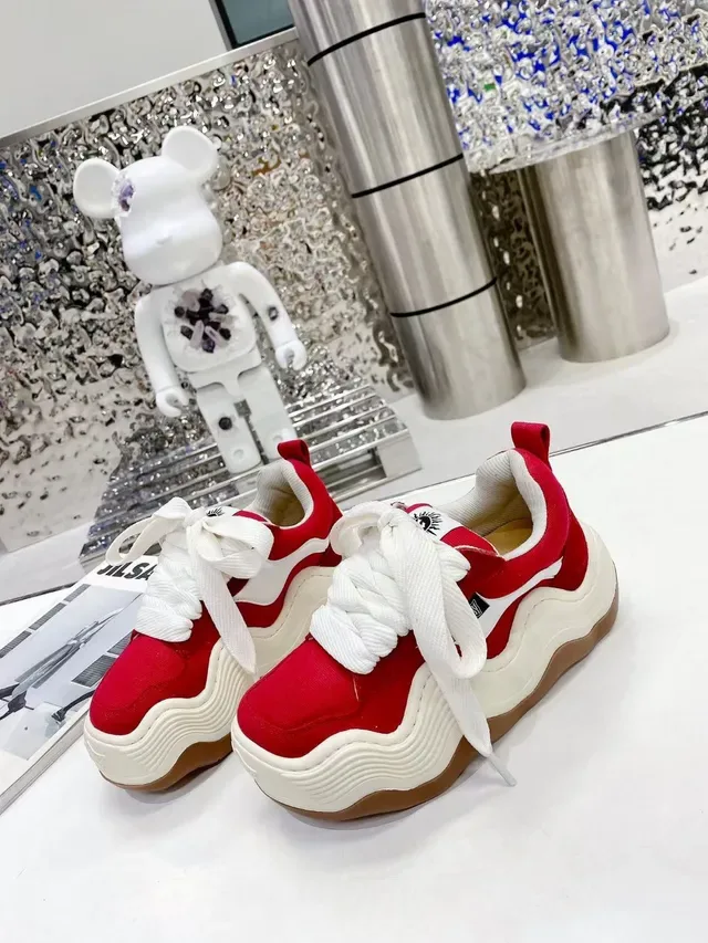 Red and White Wavy Midsole Canvas Lifestyle Sneakers 8