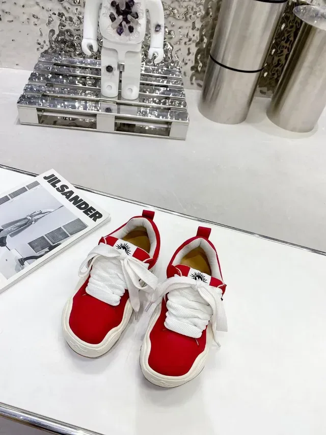 Red and White Wavy Midsole Canvas Lifestyle Sneakers 9