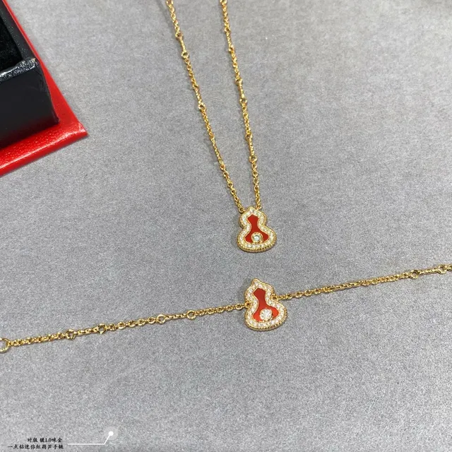 Red Gold Chain Enamel Gourd Pendant Necklace 4