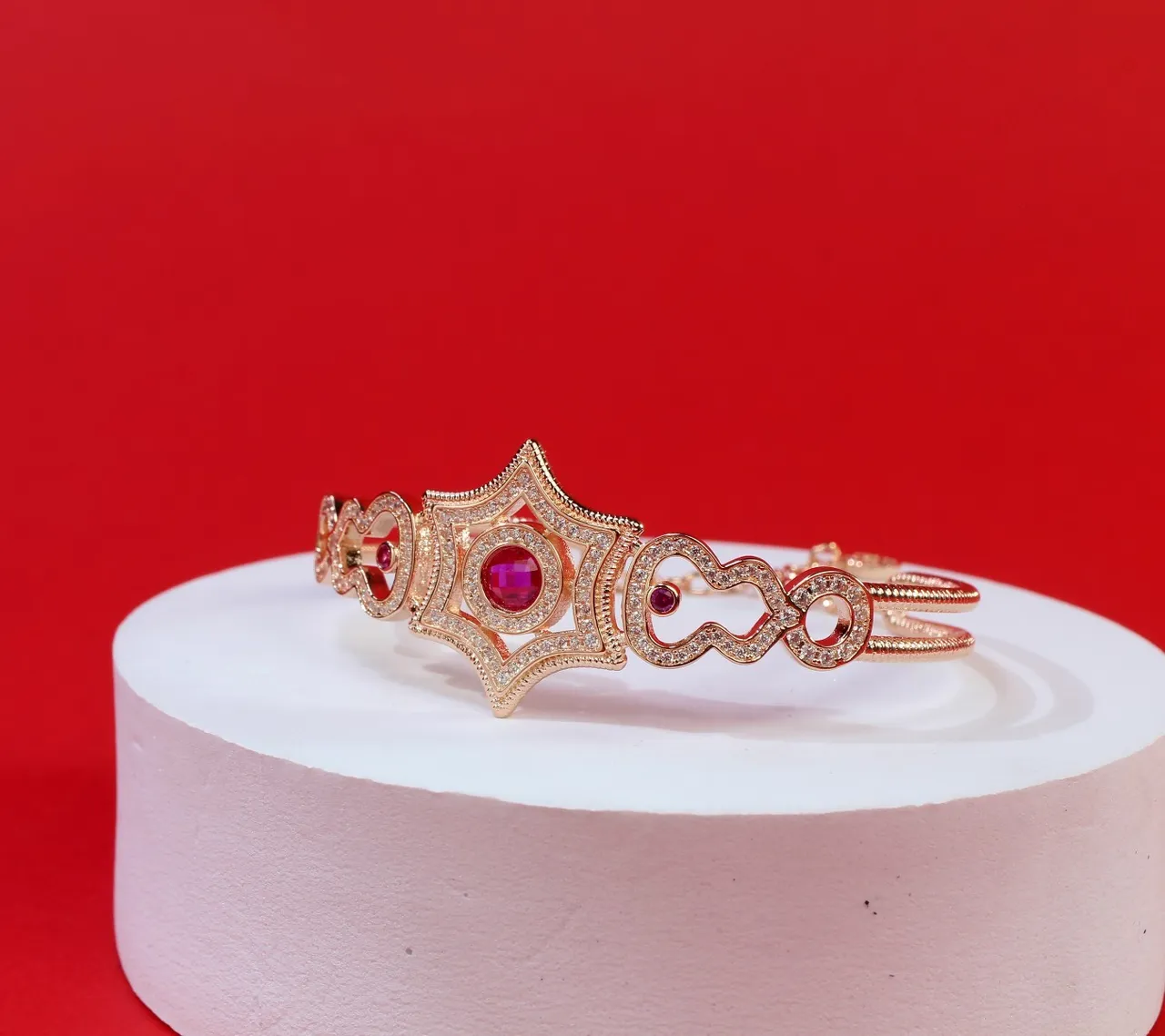 Red Gold Filigree Heart Motifs Bracelet 6