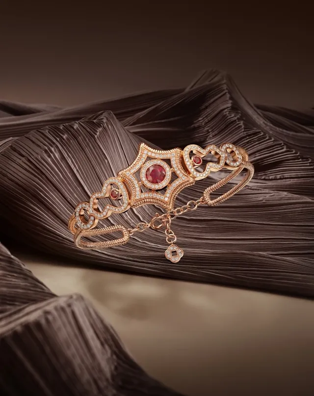 Red Gold Filigree Heart Motifs Bracelet 9