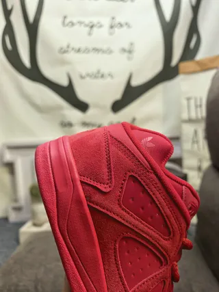 Red Monochromatic Low-Top Lifestyle Sneakers 3