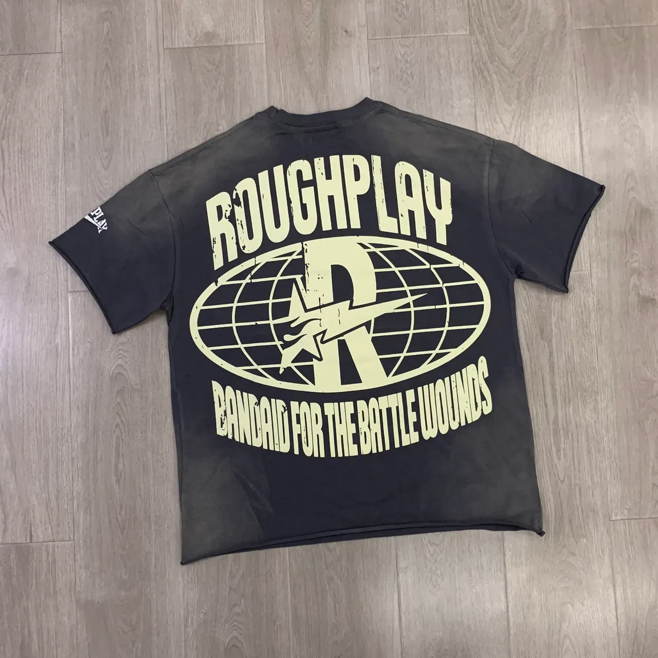 ROUGH Stay Young, Wild, and Free Graphic Oversized T-Shirt 20
