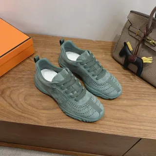 Zapatillas de ante perforado sage green con cordones