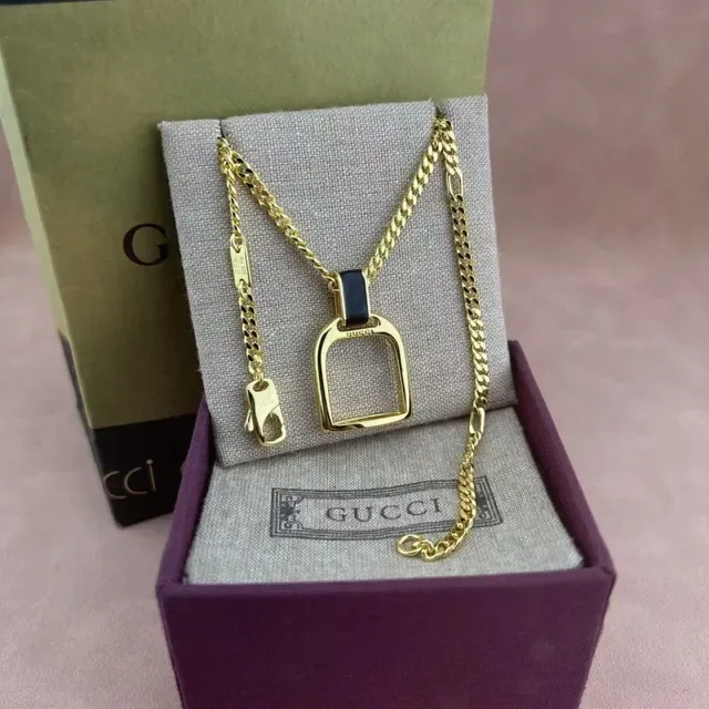 Silver Black Chain Stirrup-Shaped Pendant Necklace 7